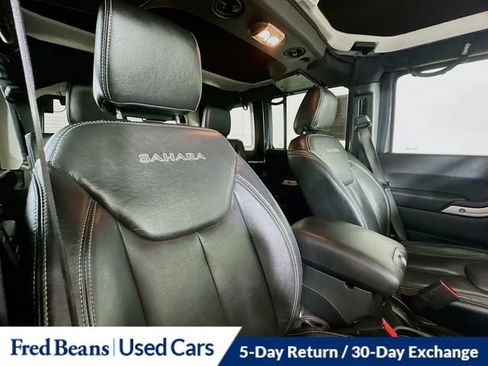 Used 2018 Jeep Wrangler Unlimited Sahara w/ Connectivity Group image 26