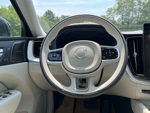 New 2026 Volvo XC60 T8 Ultra w/ Protection Package Premier AWD/4WD image 23