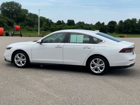 Certified 2025 Honda Accord LX image 6