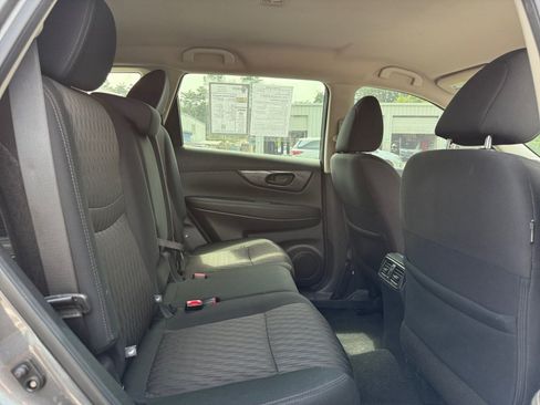 Used 2020 Nissan Rogue S FWD image 33