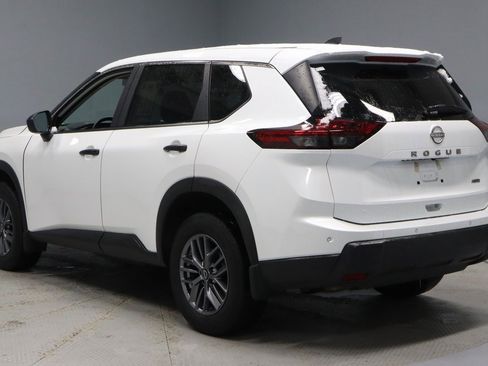 Certified 2024 Nissan Rogue S image 9
