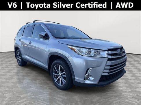 Certified 2019 Toyota Highlander XLE AWD/4WD image 1