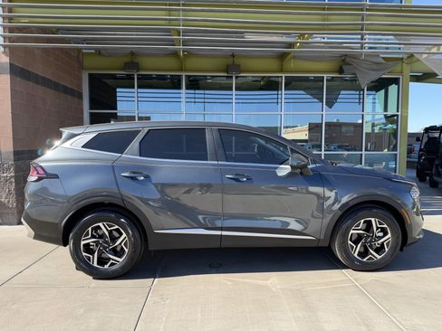 Used 2024 Kia Sportage LX image 9