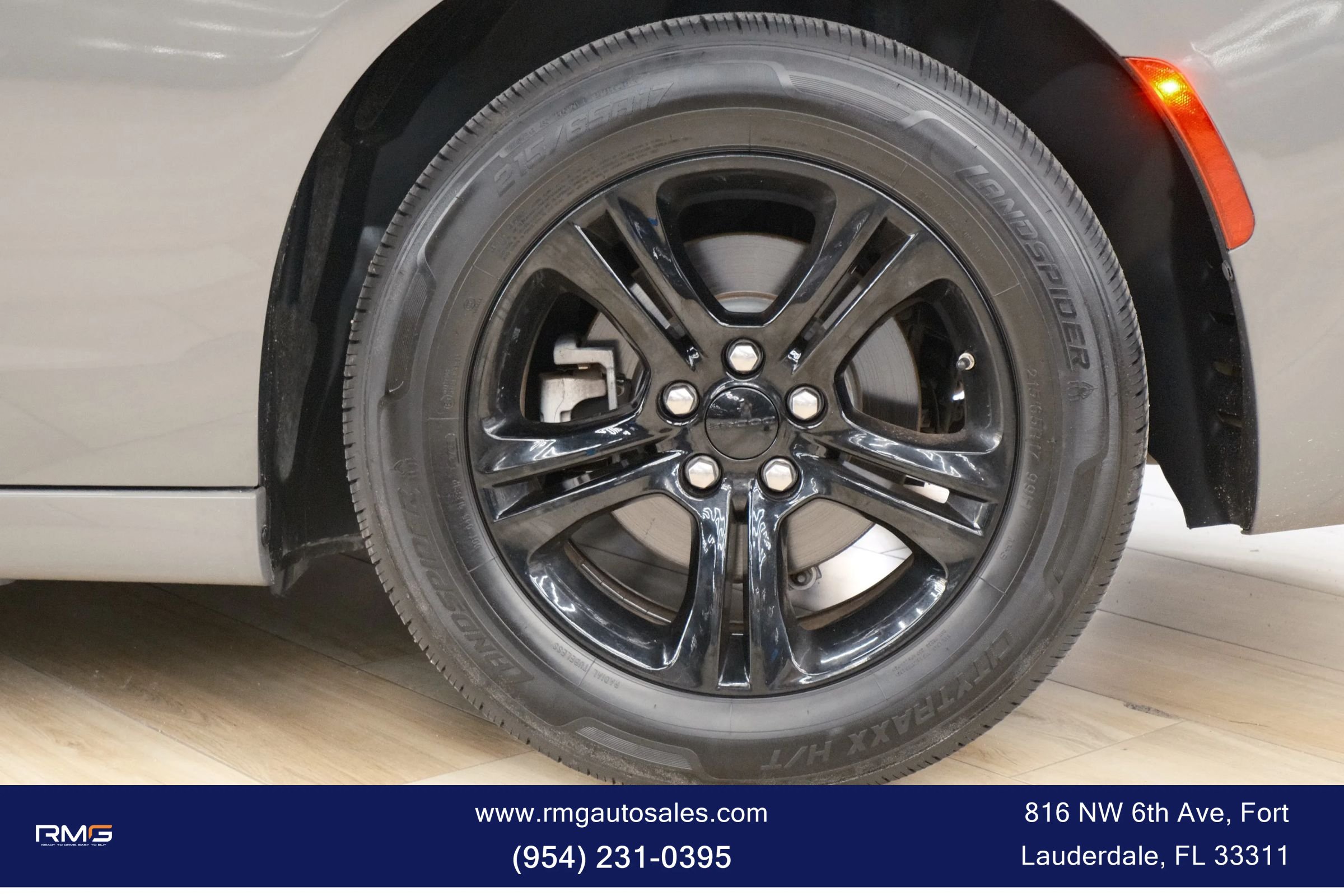 Used 2023 Dodge Charger SXT RWD image 5