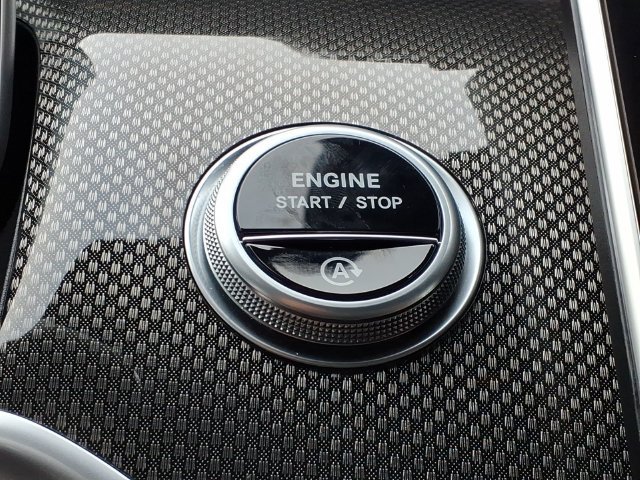 Used 2024 Mercedes-Benz GLC 43 AMG 4MATIC image 25