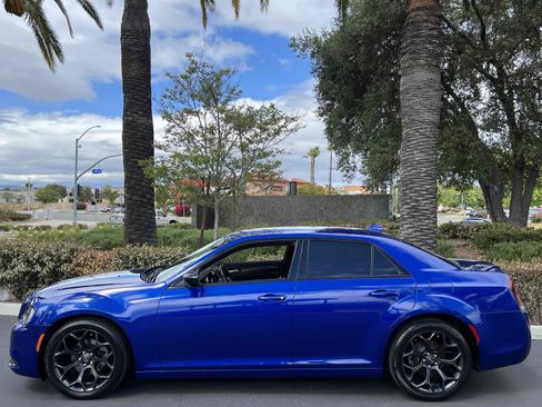 Used 2019 Chrysler 300 Touring w/ Sport Appearance Package RWD image 16