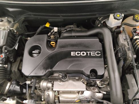 Used 2019 Chevrolet Equinox LT image 30