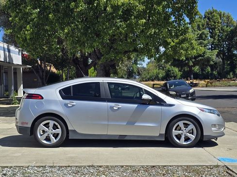 Used 2014 Chevrolet Volt Premium w/ Premium Trim Package image 12