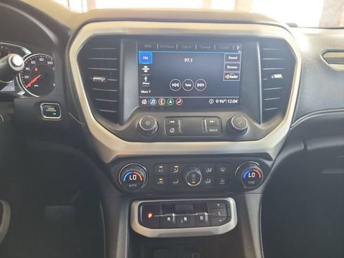 Used 2020 GMC Acadia SLT w/ LPO, Floor Liner Package FWD image 17