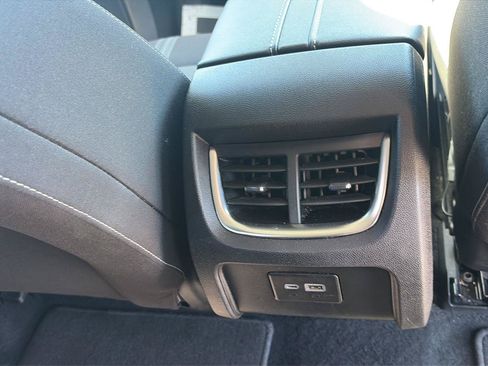 Used 2025 Chevrolet Blazer LT FWD image 11