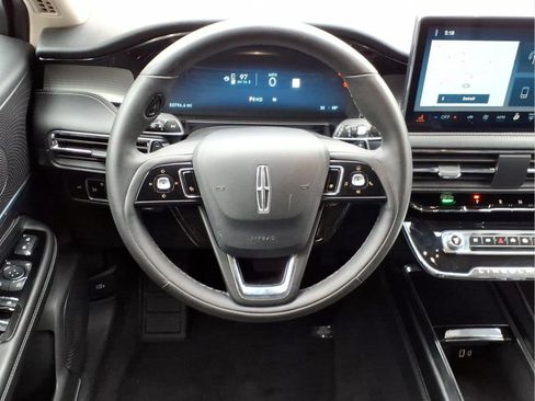 Used 2024 Lincoln Corsair FWD image 12