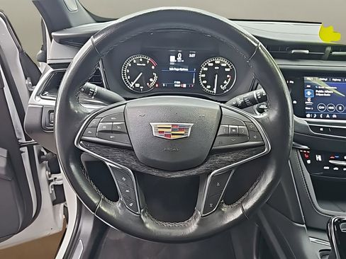Used 2023 Cadillac XT5 Premium Luxury AWD/4WD image 16