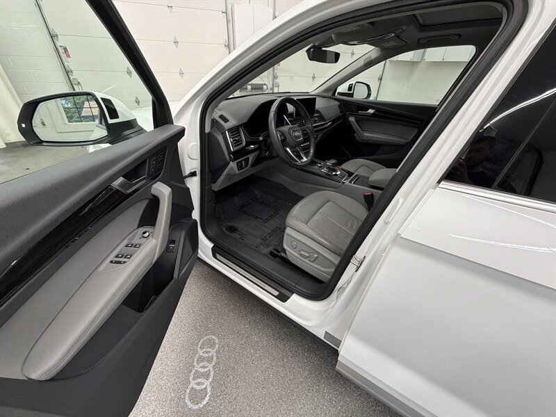 Used 2019 Audi Q5 2.0T Premium Plus w/ Premium Plus Package AWD/4WD image 11