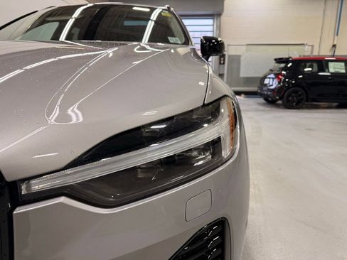 Used 2023 Volvo XC60 B5 Plus w/ Climate Package image 9