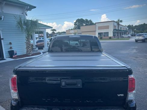 Used 2019 Toyota Tacoma Limited RWD image 5