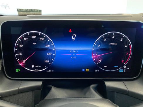 Used 2024 Mercedes-Benz GLC 300 4MATIC image 19