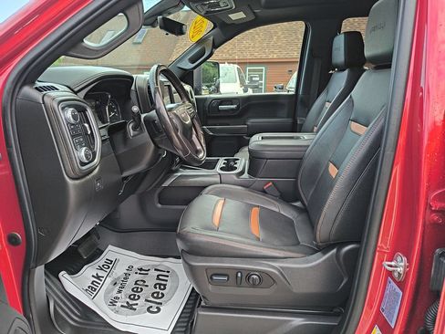 Used 2022 GMC Sierra 2500 AT4 w/ AT4 Premium Plus Package AWD/4WD image 9