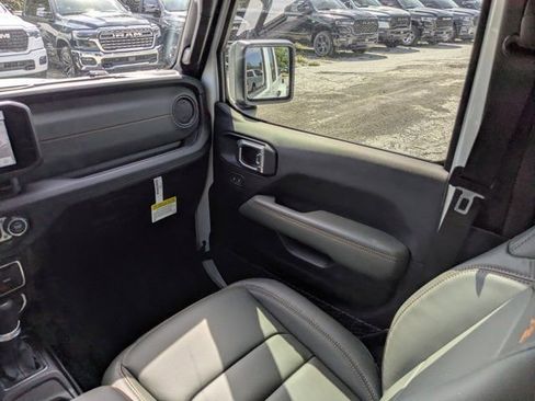 New 2026 Jeep Gladiator Mojave image 17