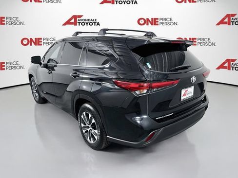 Used 2022 Toyota Highlander XLE FWD image 5