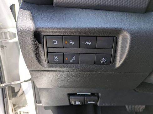 Used 2022 Nissan Kicks S FWD image 16
