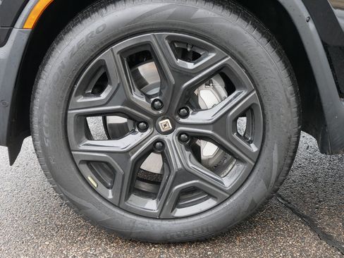 Used 2024 Rivian R1T Adventure image 15