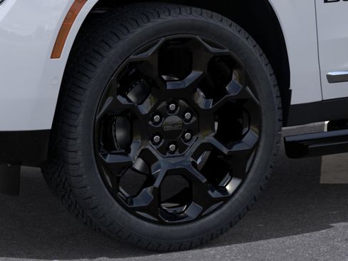 New 2026 GMC Yukon Denali w/ Denali Reserve Package AWD/4WD image 9