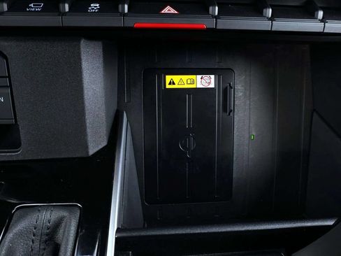 Used 2023 Toyota Tundra Platinum AWD/4WD image 33