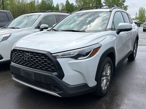 Used 2022 Toyota Corolla Cross LE w/ Moonroof Package AWD/4WD image 23