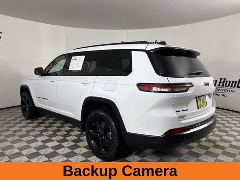 Used 2023 Jeep Grand Cherokee L Laredo image 7