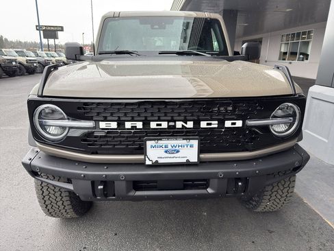 New 2026 Ford Bronco Badlands image 2