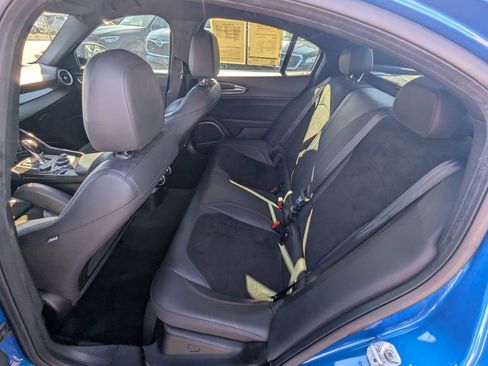 Used 2018 Alfa Romeo Giulia Quadrifoglio w/ Driver Assist Dynamic Package image 23