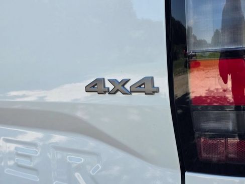 New 2026 Nissan Frontier SV w/ SV Convenience Package AWD/4WD image 27