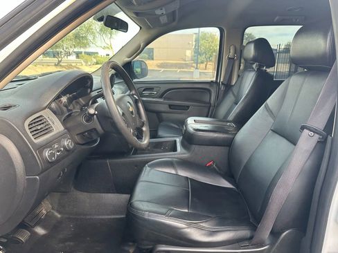 Used 2010 Chevrolet Suburban 2500 w/ Skid Plate Package image 7