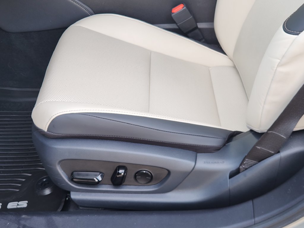 Certified 2024 Lexus ES 350 w/ Premium Package FWD image 22
