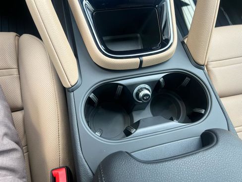 New 2025 Porsche Cayenne Coupe image 19