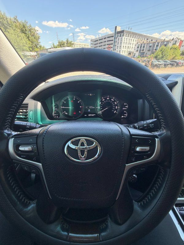 Used 2016 Toyota Land Cruiser AWD/4WD image 13