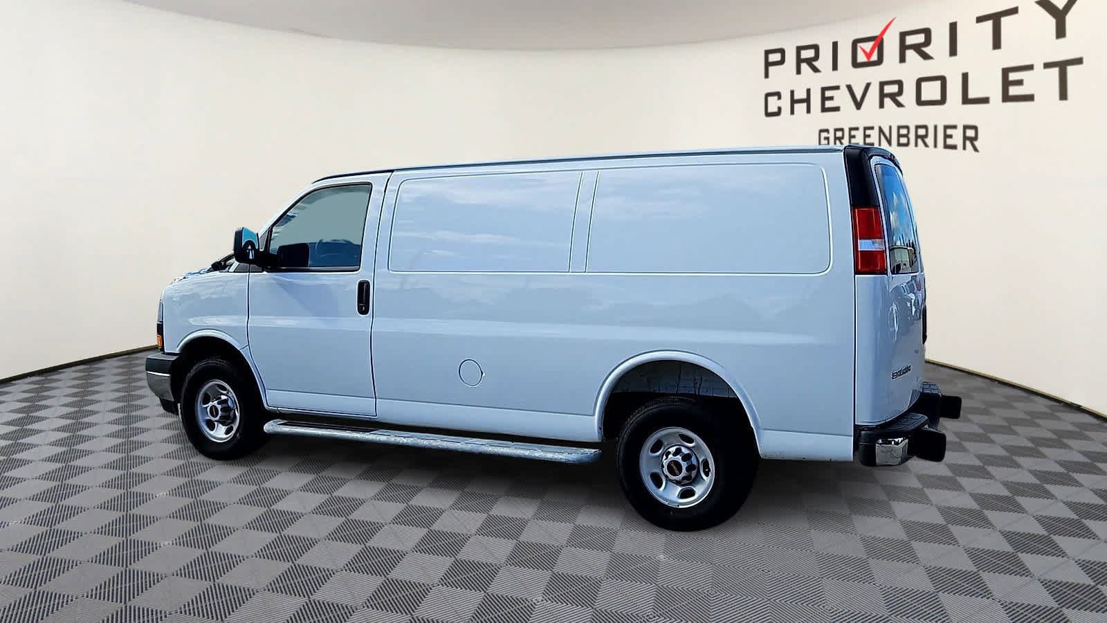 Used 2025 GMC Savana 2500 w/ Driver Convenience Package RWD image 6