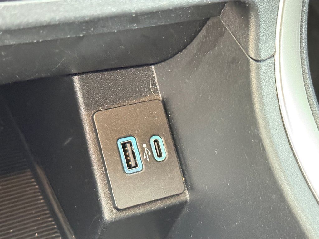 Used 2024 Ford Edge SEL AWD/4WD image 33