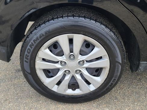 Used 2023 Kia Soul LX image 32