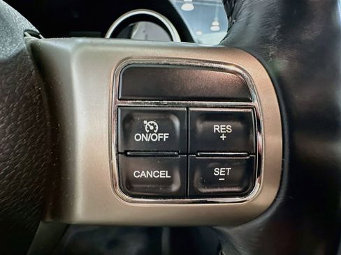 Used 2011 Jeep Grand Cherokee Limited AWD/4WD image 37