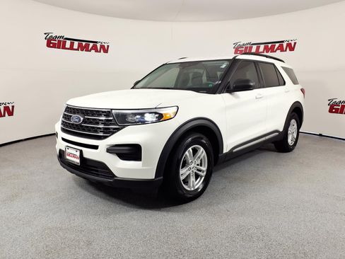 Used 2024 Ford Explorer XLT image 4