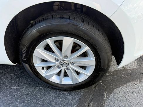 Used 2016 Volkswagen Golf S FWD image 51