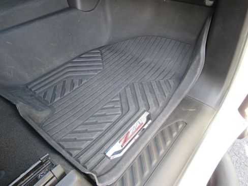 Used 2024 Chevrolet Silverado 1500 Custom Trail Boss w/ LPO, Dark Essentials Package AWD/4WD image 31