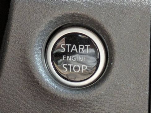 Used 2023 Nissan Frontier SV AWD/4WD image 29