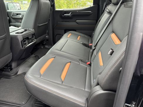 Used 2024 GMC Sierra 1500 AT4 w/ AT4 Premium Package image 10