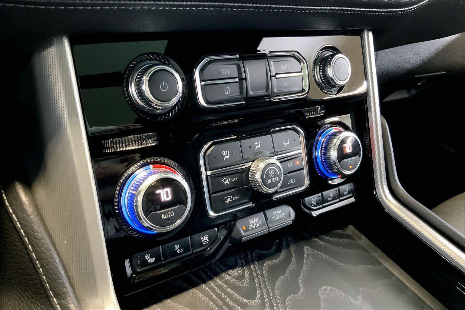 Used 2022 GMC Yukon XL Denali AWD/4WD image 34