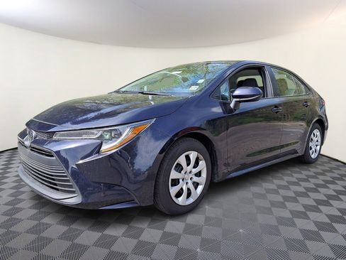 Certified 2024 Toyota Corolla LE FWD image 3