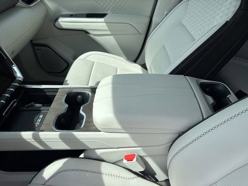 Used 2025 GMC Acadia Denali FWD image 16