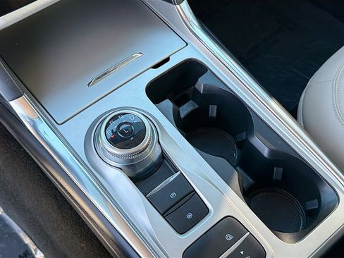 Used 2022 Ford Explorer XLT w/ Equipment Group 202A image 30