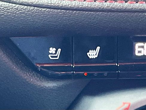 Used 2020 Chevrolet Blazer RS image 21